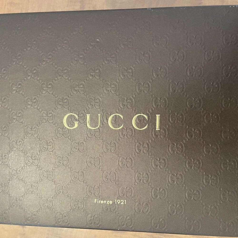 Gucci Suede T-Strap Pumps Size 38 with box - Picture 2 of 7
